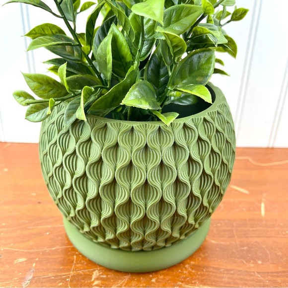 Indoor Flower Pot, Bloom Planter Pot, Houseplants, Ecofriendly - Picture 2 of 10